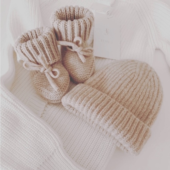 Merino wool booties. 0-6 Months - Picture 4 of 4